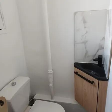 2-bedroom In Apartment *