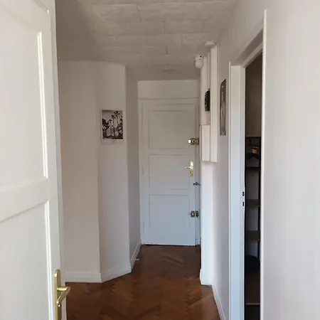 2-Bedroom Apartment In Cannes דירה